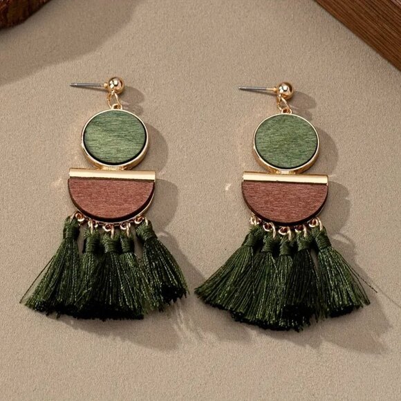 NEW pair BOHO tassel earrings, trendy vintage jewelry, retro earrings, dangle - Picture 2 of 4